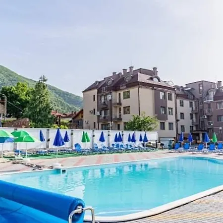 Anastasia 萨帕雷瓦巴尼亚